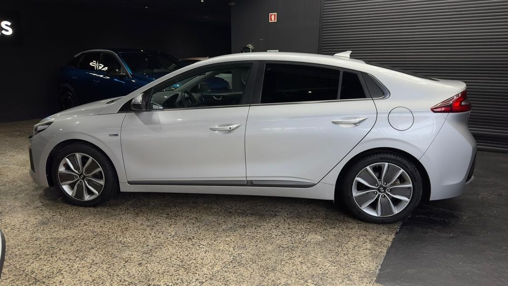 Hyundai Ioniq 1.6 GDI HEV Hybrid Tech
