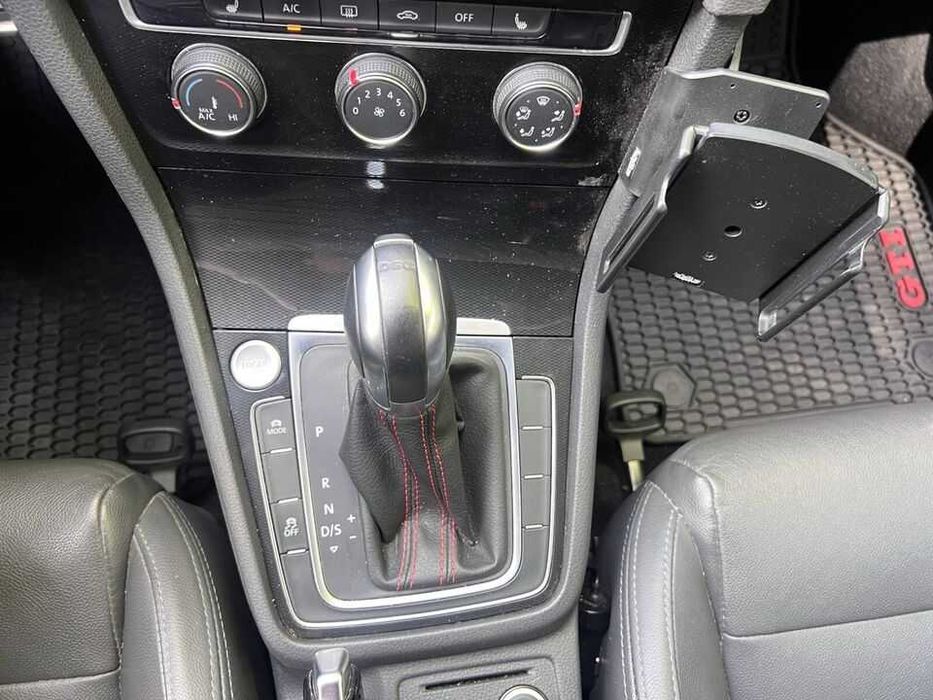 2017 Volkswagen Golf SEL