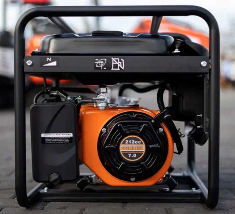 Kingway генератор 3 кВт мідна обмотка AVR однофазний бензин 2 розетки