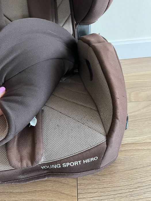 Fotelik samochodowy Recaro Young Sport Hero