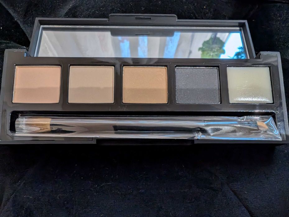 Cienie do oczu, jasna cera - HIGH DEFINITION Eye&Brow, bez pedzla