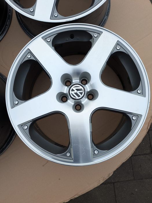 Komplet oryginalnych felg aluminiowych 5x100 ET38 17" Golf R