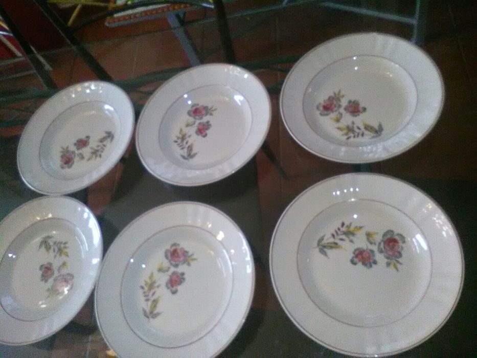 Conjunto de 8 Pratos Loiças de Sacavém