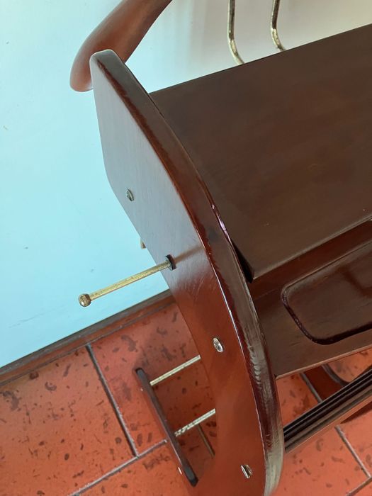 Sapateira com gavetas e aro próprio para guardar roupa e sapatos