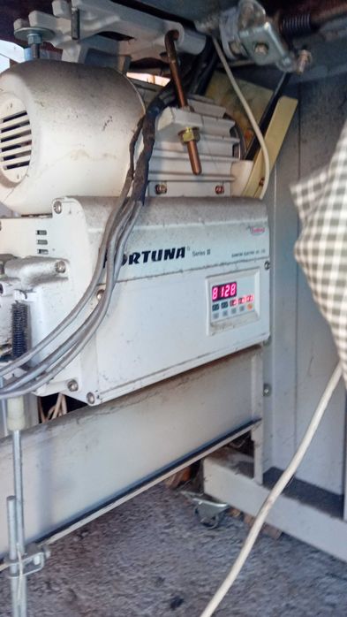 Vendo máquina de costura