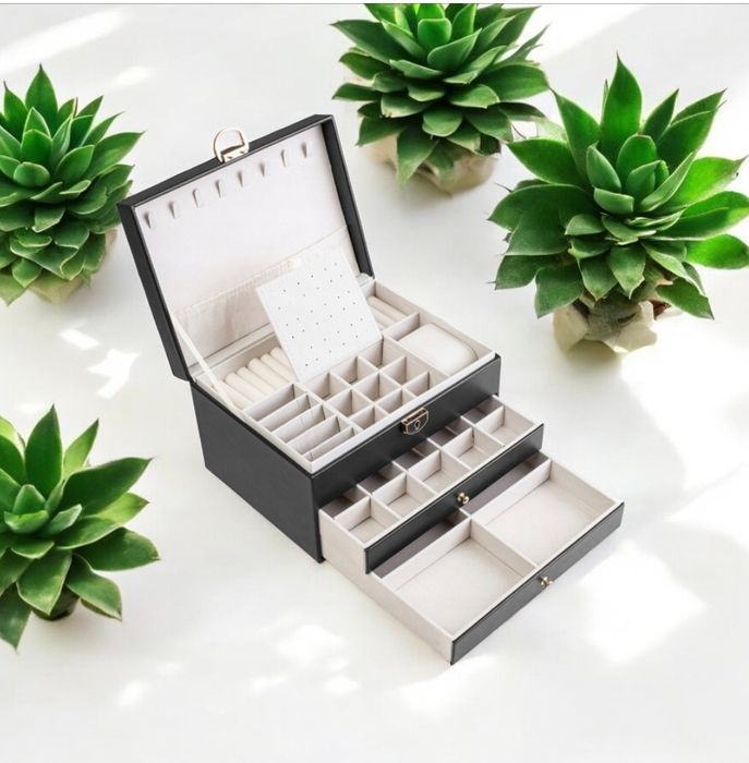 Nowa czarna szkatułka organizer na biżuterię z zamkiem