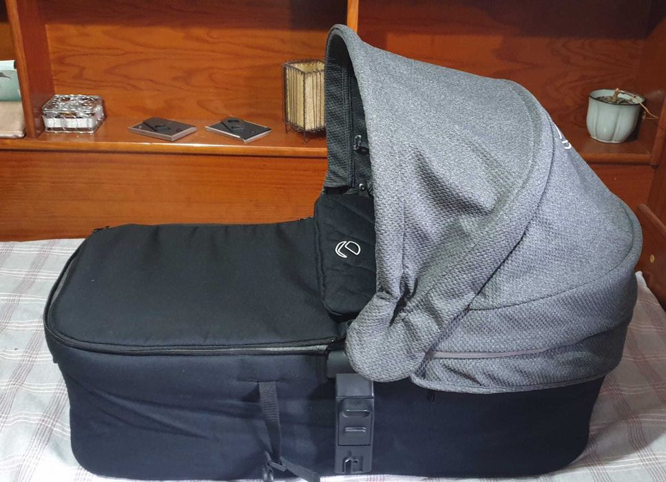 Carrinho Mum + alcofa + babicoque  +  base isofix Jané