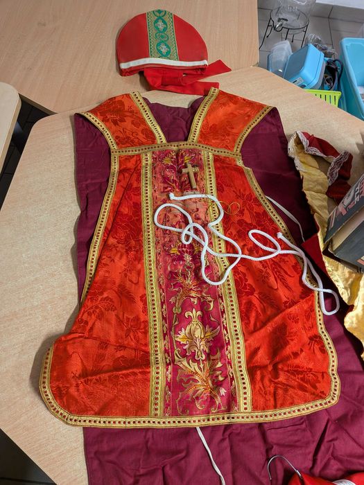 strój prawdziwego Świętego Mikołaja
