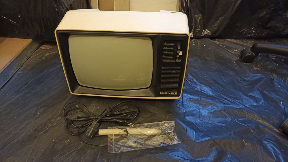 Telewizor TV junost 402ws zabytkowy radziecki ZSRR