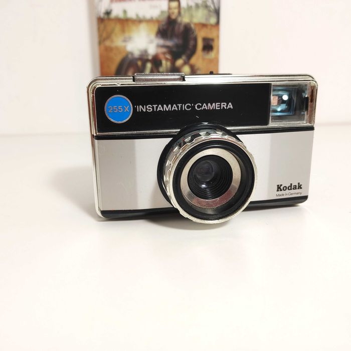 Kolekcjonerski Aparat foto Kodaka KODAK Instamatic 255X z 1970 roku