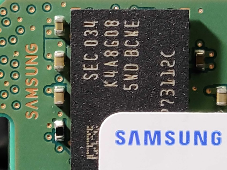 Samsung 16GB SO-DIMM DDR4 SDRAM (2666 MHz)