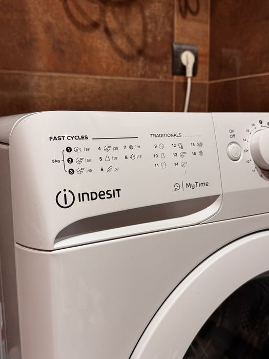 Пральна машина INDESIT OMTWSA 51052 W EU - 5 кг