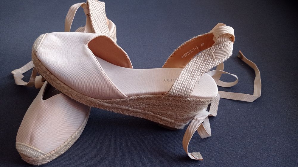 Espadryle na koturnie nowe