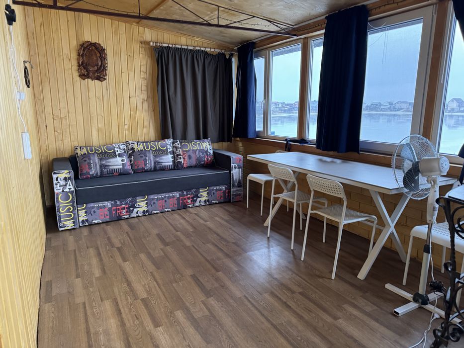 Будинок біля води