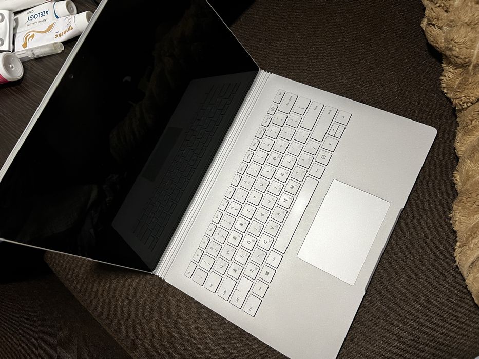 Microsoft Surface Book 2