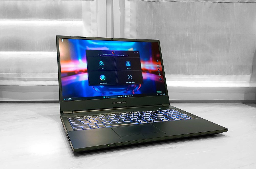 Laptop gamingowy Dream Machines - *i7/8rdzeni/ 16GB IPS SSD510GB+500GB*