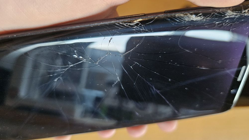 Samsung s9+ е подряпини