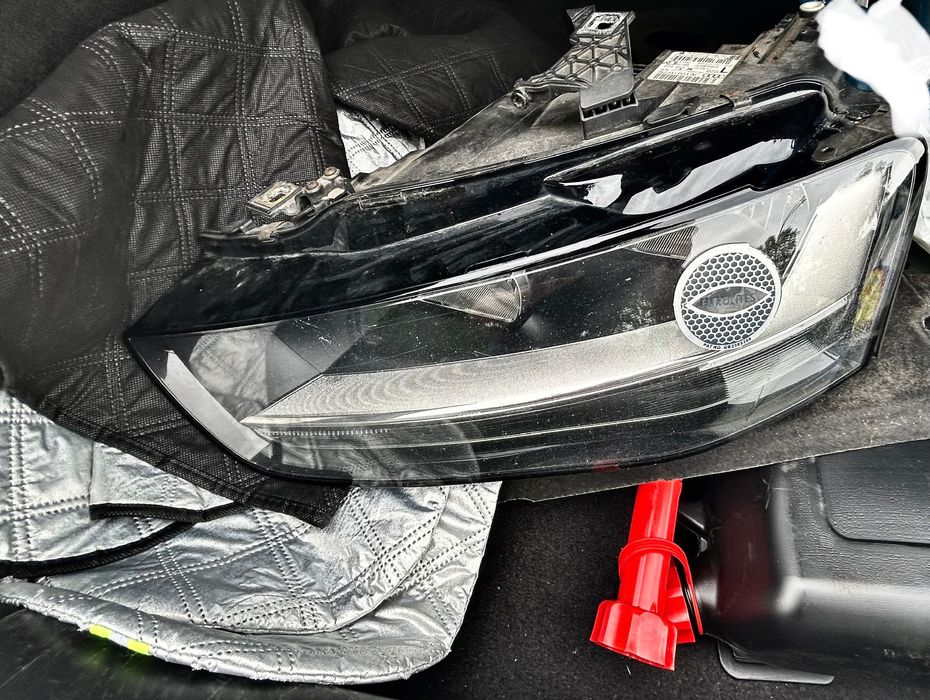 Reflektory Audi A4 b8 Lewa, Prawa bez żarówek Angieslkie (UK)