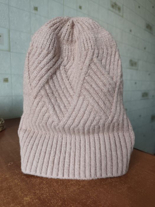 Теплая зимняя шапочка