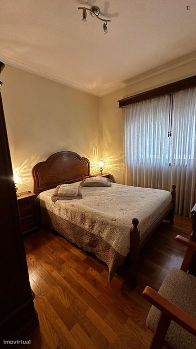 Quarto - localizado em Valongo Porto