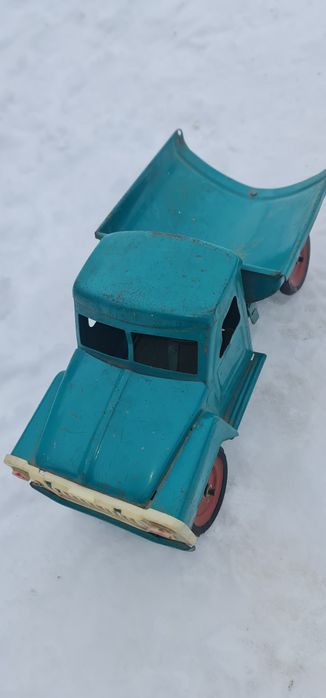 Продам старую железную машинку