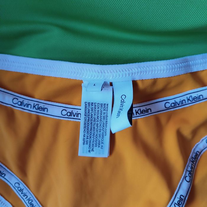 Majtki stringi Calvin Klein rozmiar L

Nowe

Polecam są super.

Wysyłk