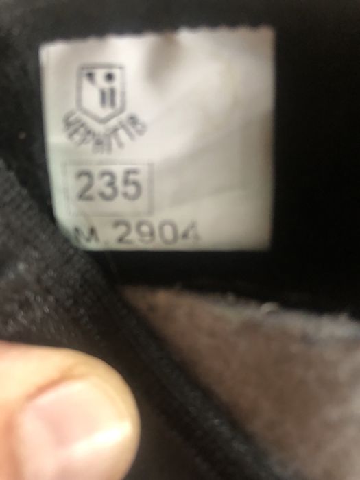 Чешки в гарному стані устілка 23,5; 24,5