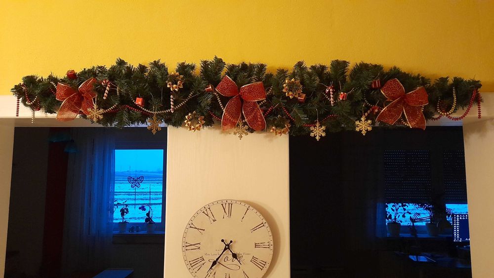 Gęsta GIRLANDA świąteczna ok 170 cm na ścianę, kominek, stół, komodę