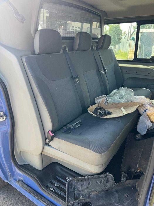 Fotel kanapa ze scianka Brygadówka trafic vivaro primastar 2006-