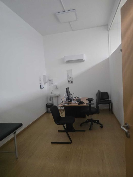 Loja com 200m2 Av. Barros Soares, Braga