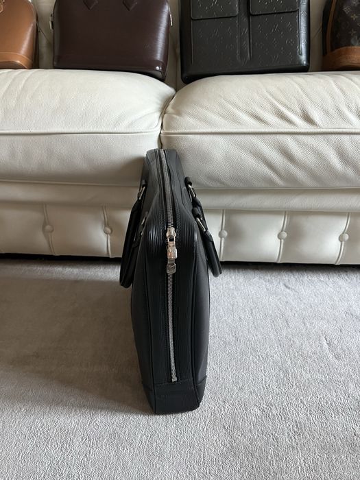 3 carteiras Louis Vuitton (telas Epi, Vernis Montaigne)