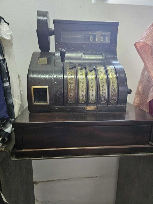 Máquina registadora antiga