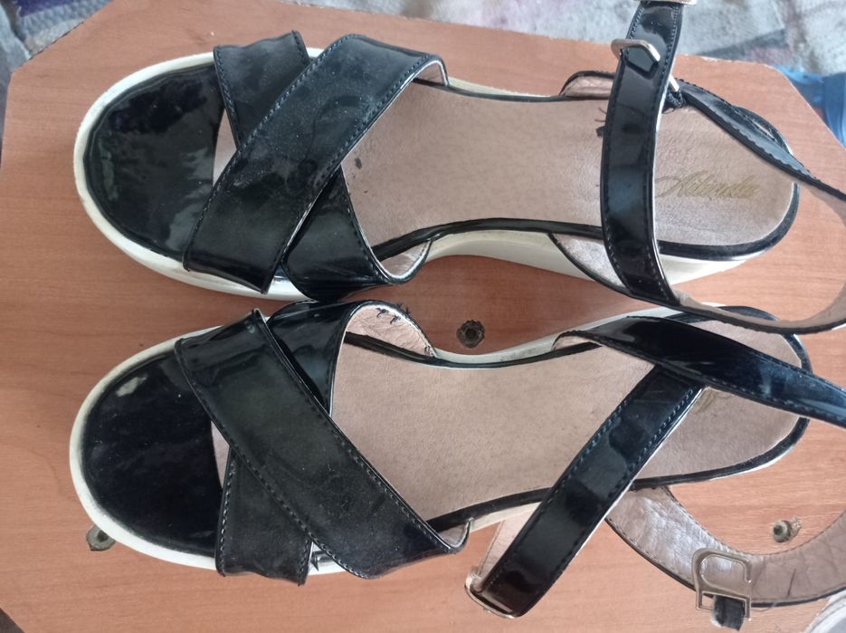 Чорні жіночі босоніжки 38 р.