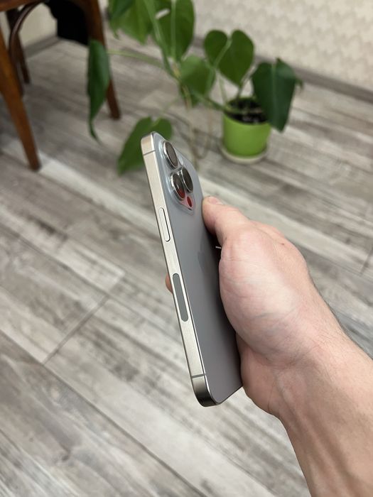 iPhone 15 Pro 128GB Natural Titanium