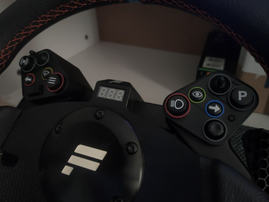 volante fanatec igual a novo