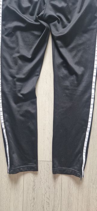 Adidas  M.         .