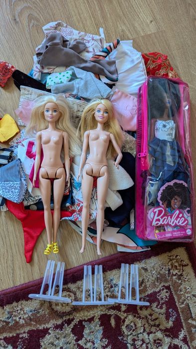 3 Lalki Barbie z dodatkami butami ciuchami sukienka płaszcz bluzka