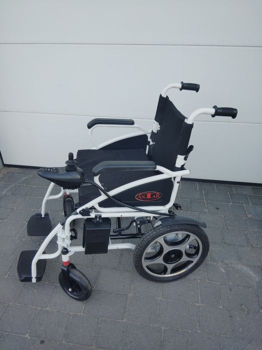 Wózek inwalidzki elektryczny
