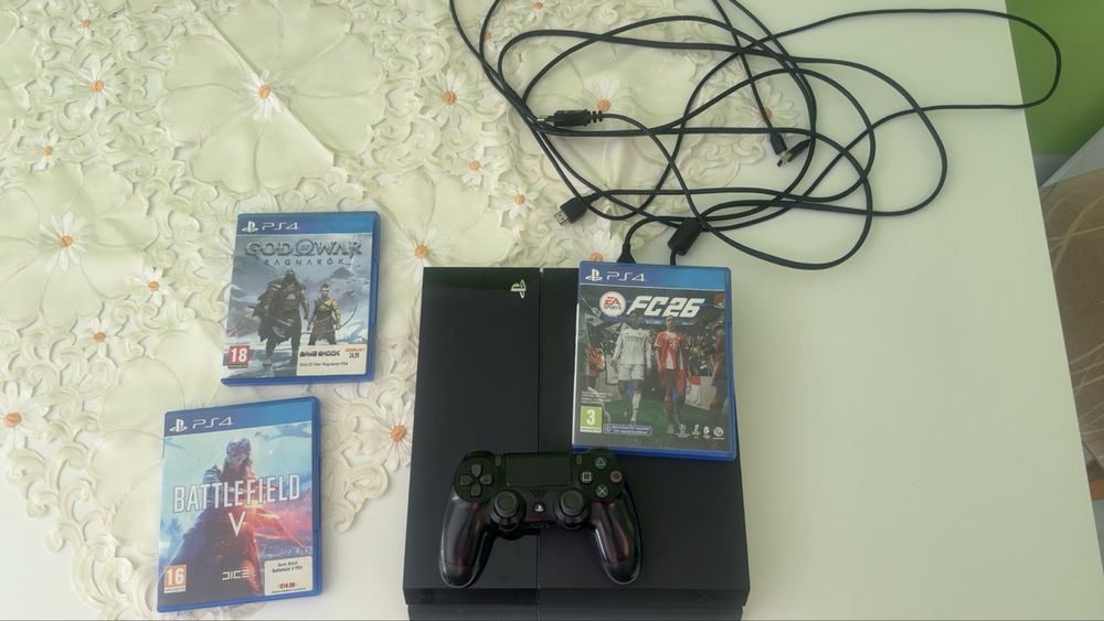 Ps4 500gb pad + 3gry
