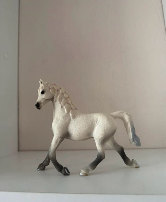 Figurka klacz arabska biała Schleich
