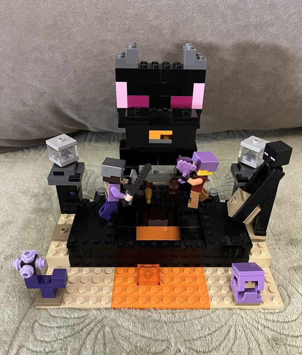 LEGO Minecraft Кінцева арена (21242)