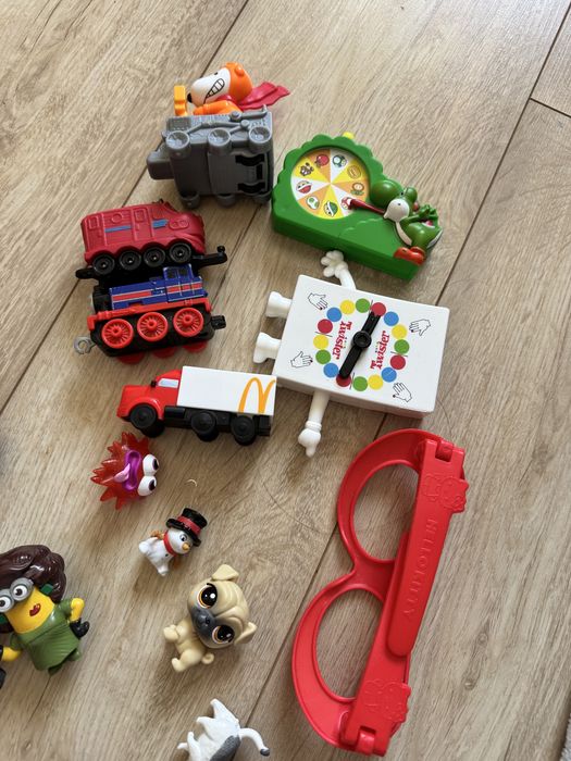 Іграшки макдональдз