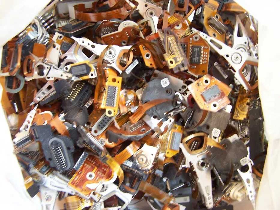 Złom komputerowy  z dysków twardych 3,5" i 2,5"