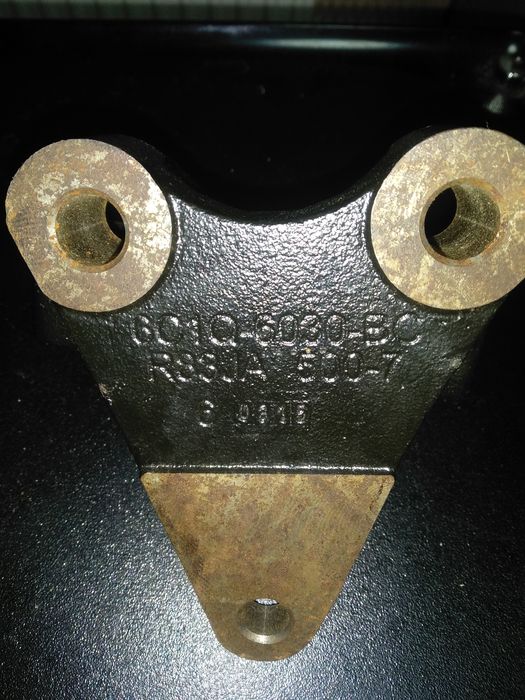 6C1Q-6030-BC кронштейн