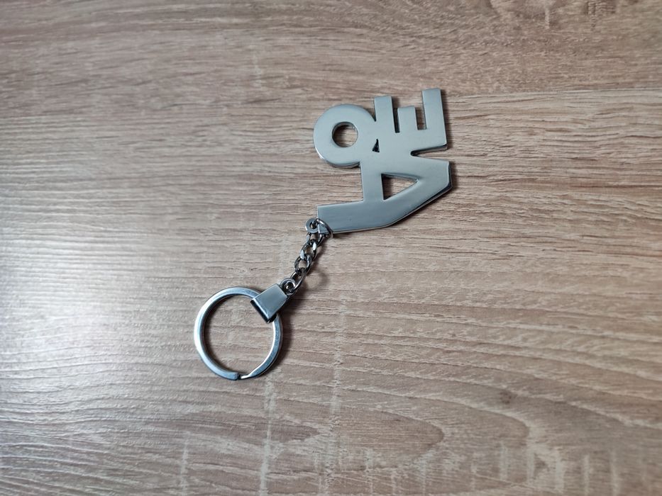 Brelok/ zawieszka do kluczy z napisem LOVE