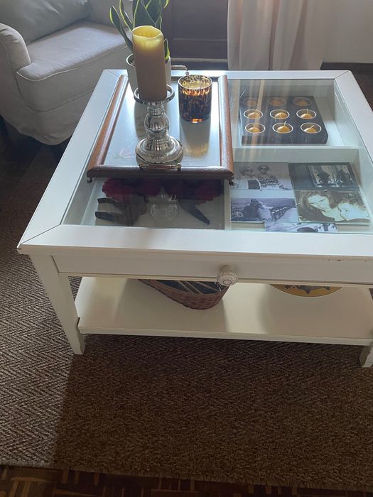 Mesa branca de apoio IKEA