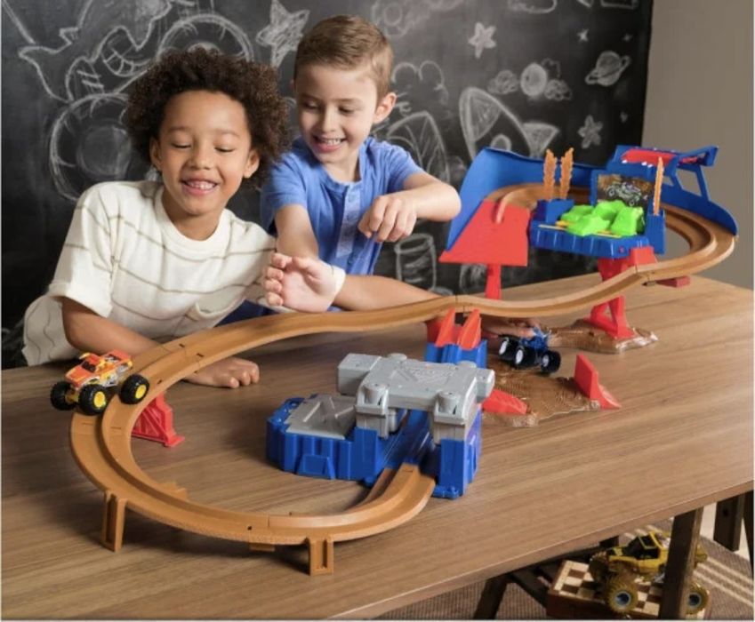 Трек Монстр Джем Суперзаряджені перегони Monster Jam Supercharge Speedway Playset