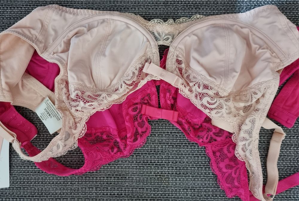 Білизна: бюстгальтер та трусики