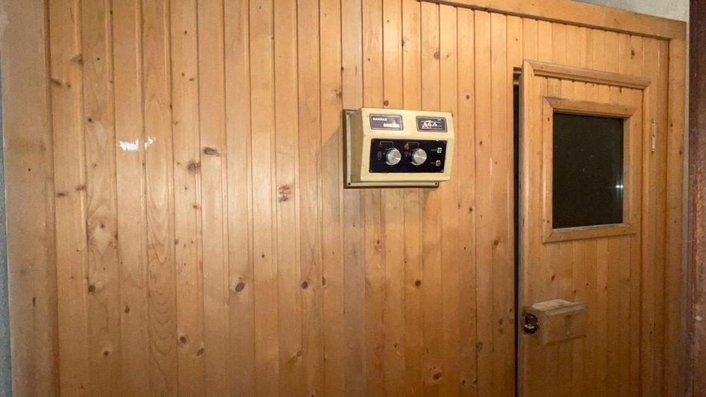 Sauna com cerca de 10 anos