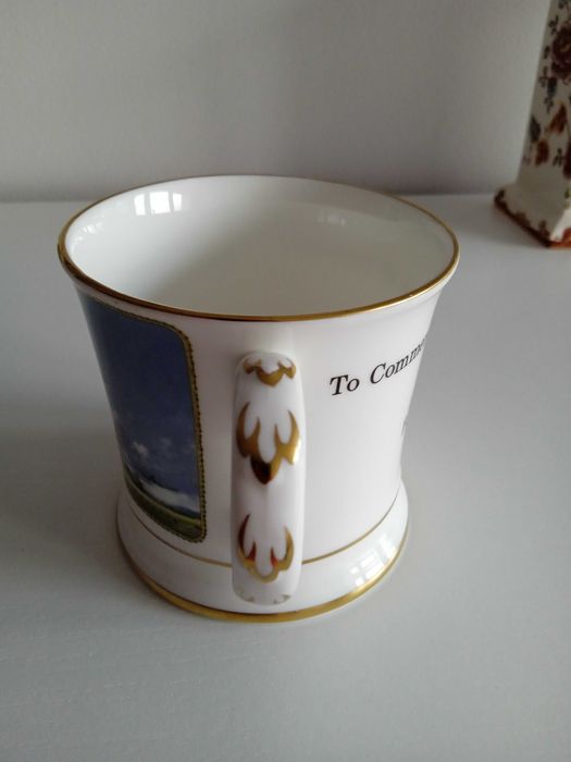 Kubek Coalport 1990 r. porcelana kostna 50. rocznica Bitwy o Anglię